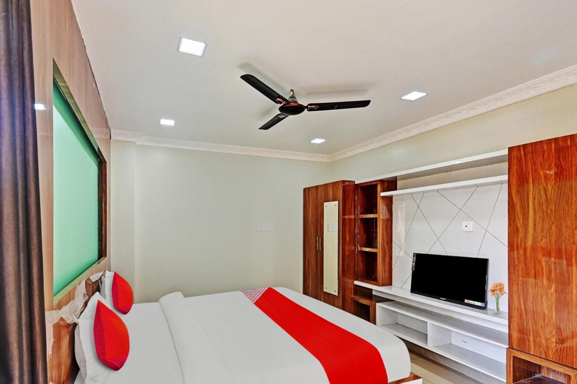 Hotel O Hi5 Days Inn Premium Μπουμπάνεσβαρ Δωμάτιο φωτογραφία