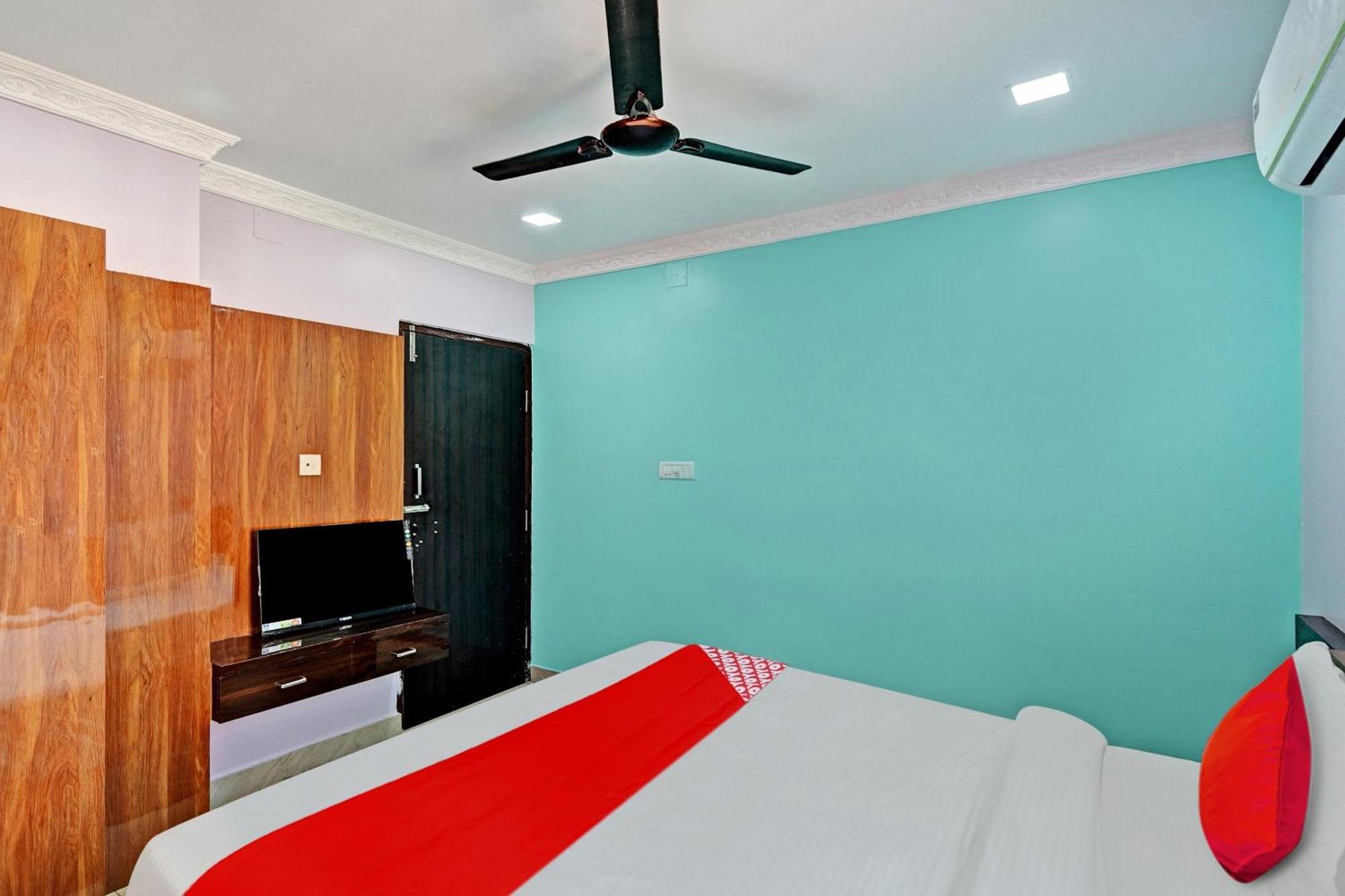 Hotel O Hi5 Days Inn Premium Μπουμπάνεσβαρ Δωμάτιο φωτογραφία